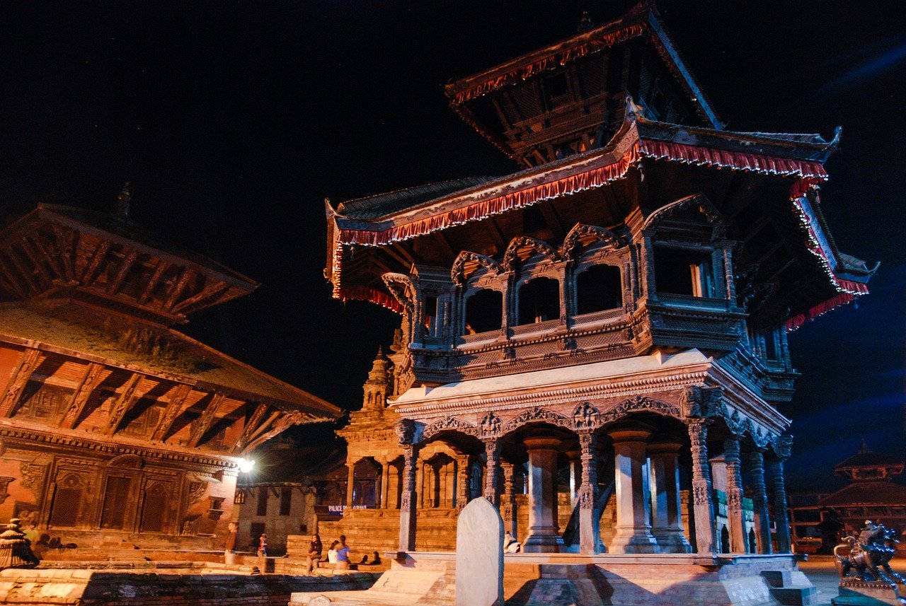 nepal, temple, night-790336.jpg