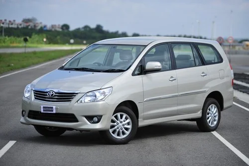 innova-luxury-car-on-rent-500x500-1